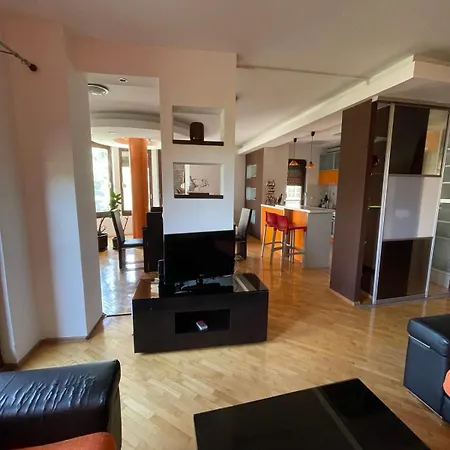 Urban In The Center Apartment
